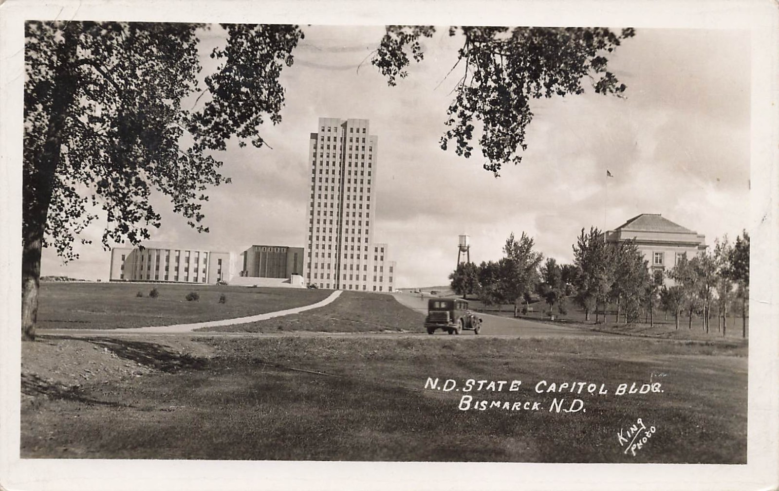STATE CAPITOL BUILDING REAL PHOTO POSTCARD BISMARCK ND NORTH DAKOTA 1930s RPPC