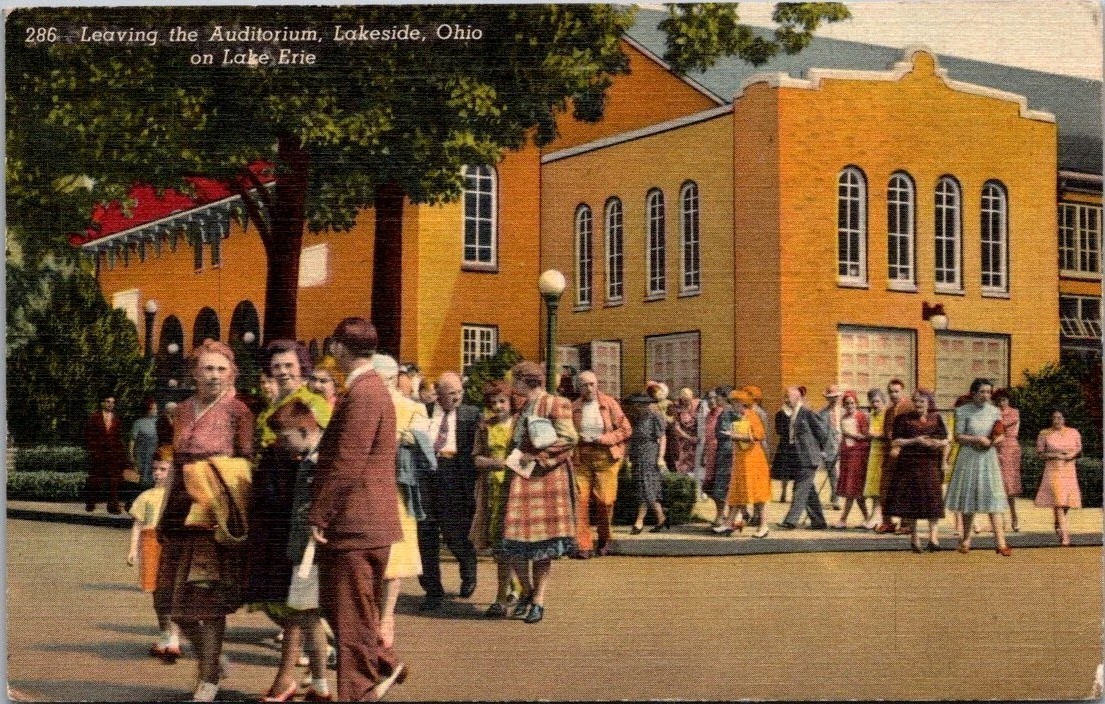 Lakeside OH Leaving The Auditorium 1947 Street View Linen Postcard