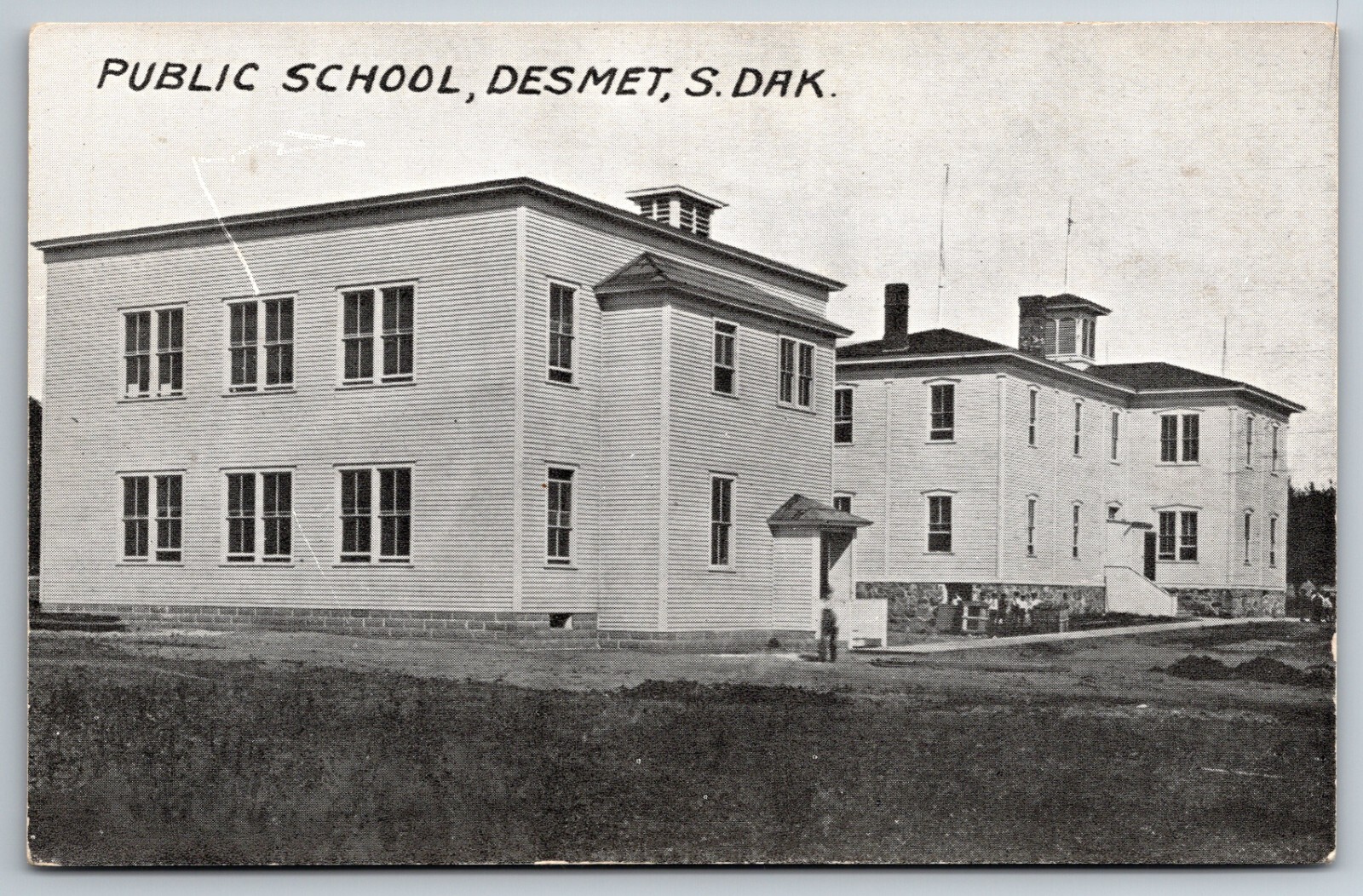 Public School Building Desmet South Dakota Unused Postcard