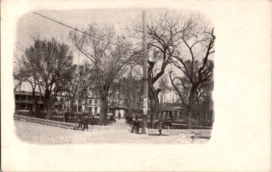 Santa Fe NM postcard LA PLAZA HISTORIC ADOBE BUILDINGS & TREES 1906 j/13 BB4248