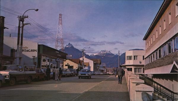 Liz Oolar Ushuaia, Argentina (Tierra del Fuego) Large Format Postcard