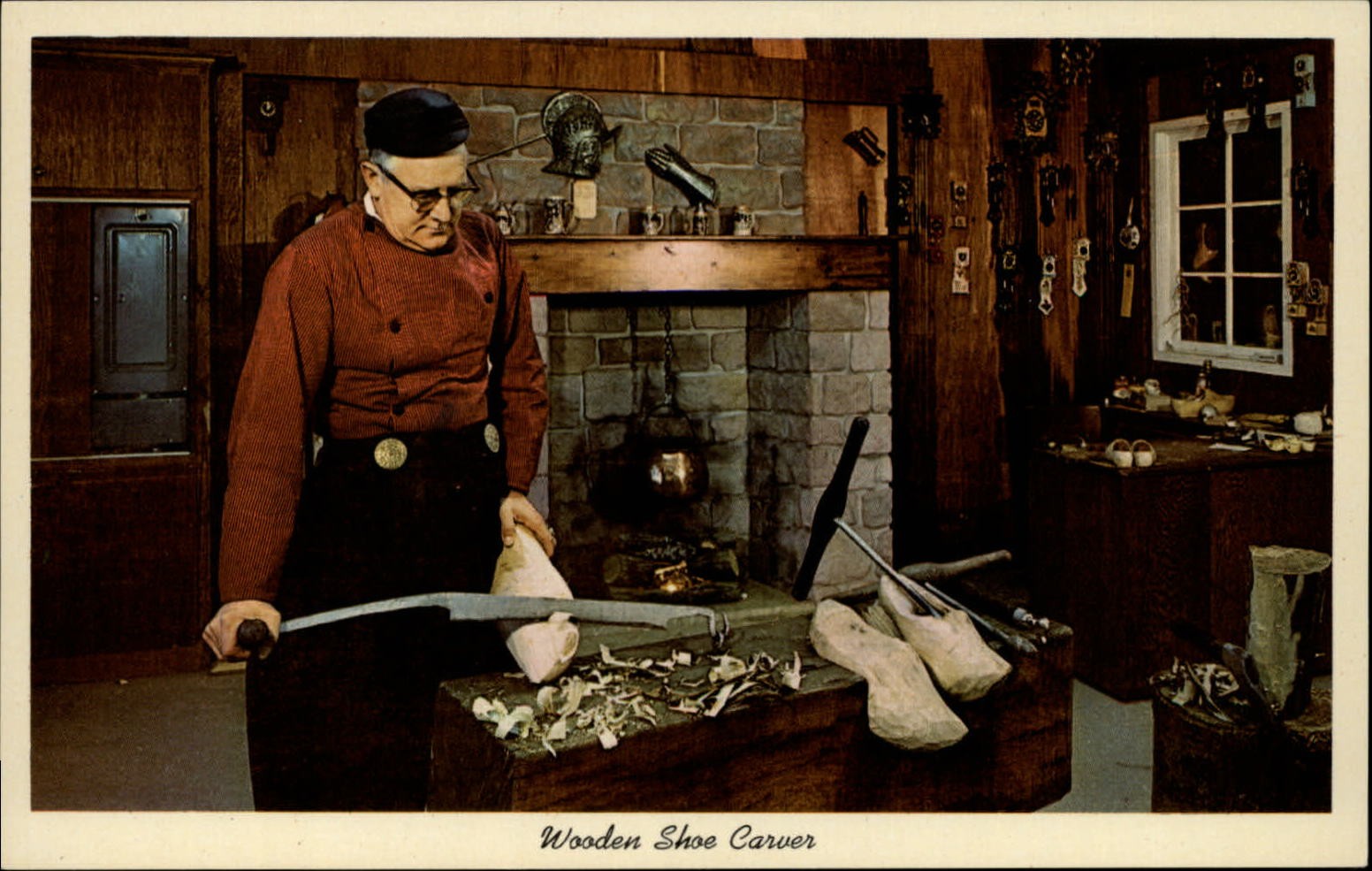 Holland Michigan Wooden Shoe Carver Dutch Village US 31 unused vintage postcard