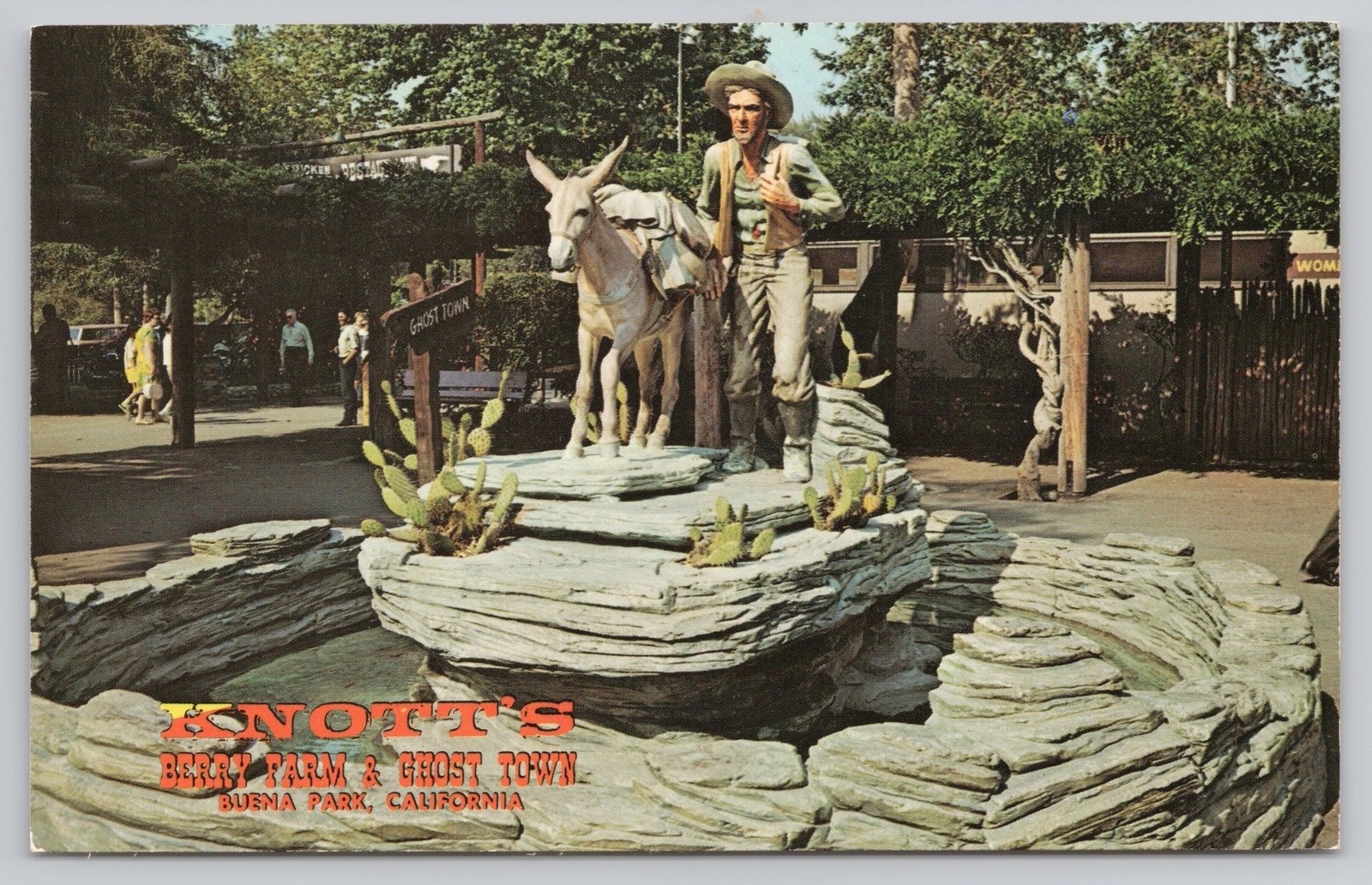 Knott’s Berry Farm Ghost Town Buena Park California Amusement Park VTG Postcard