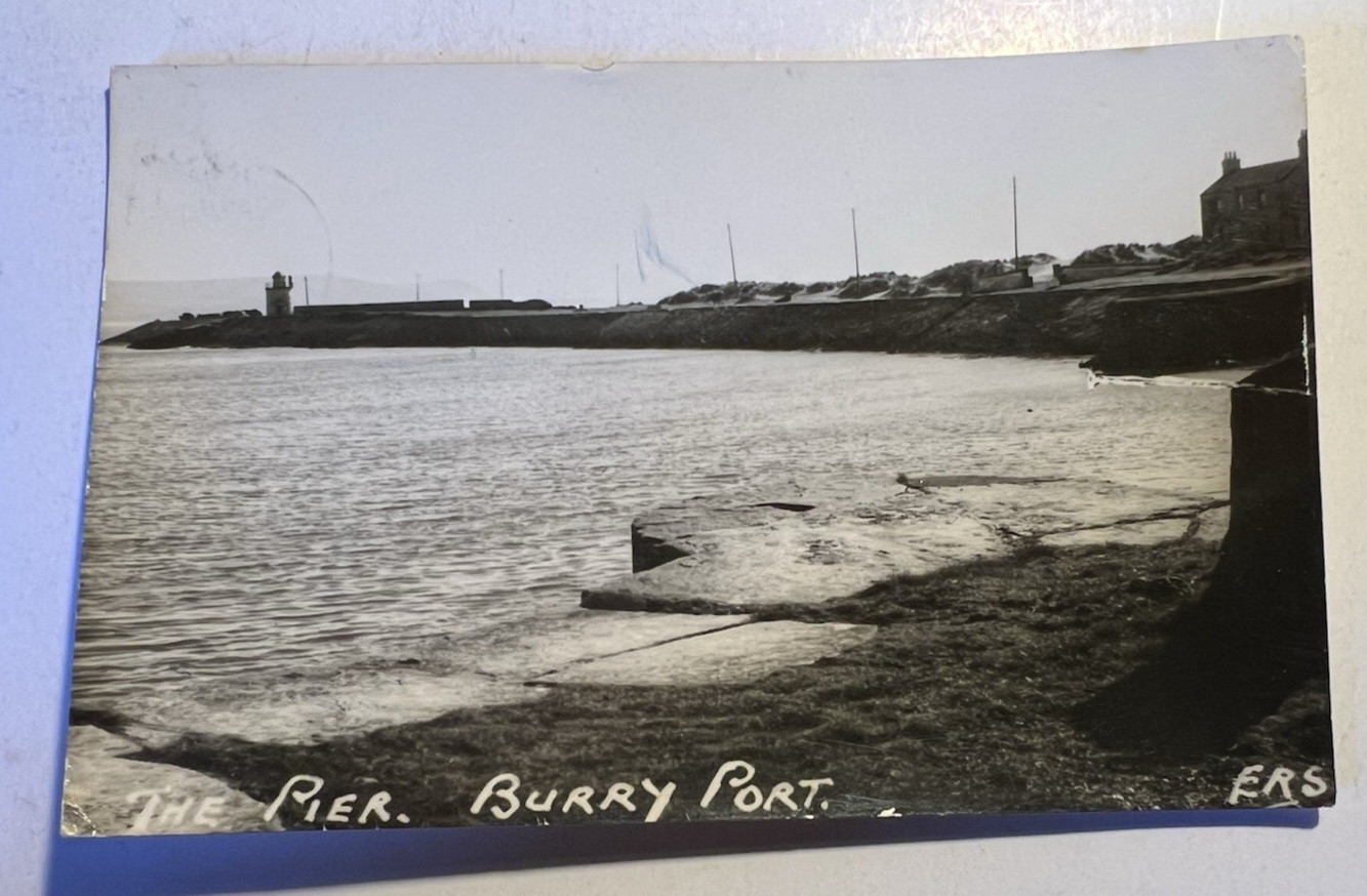 The Pier Burry Point RPPC (Carmarthenshire Wales) Lighthouse (FREE SHIPPING)
