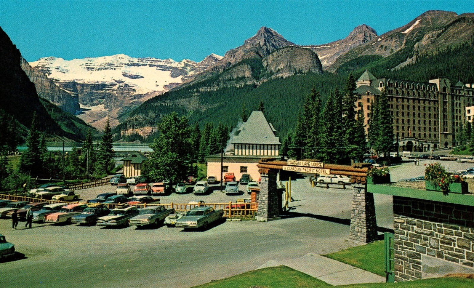 Alberta Banff National Park Chateau Lake Louise Entrance Gate Vtg Cars Postcard
