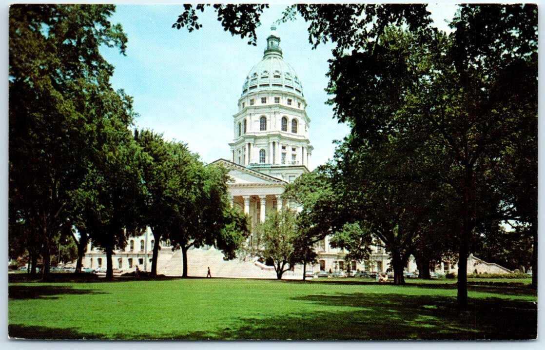 Postcard – State Capitol of Kansas – Topeka, Kansas