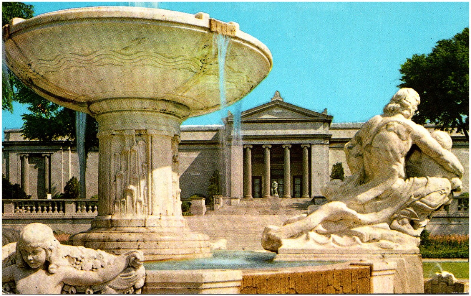 Classical Fountain & Statues Cleveland Museum of Art Ohio Chrome Postcard Unused