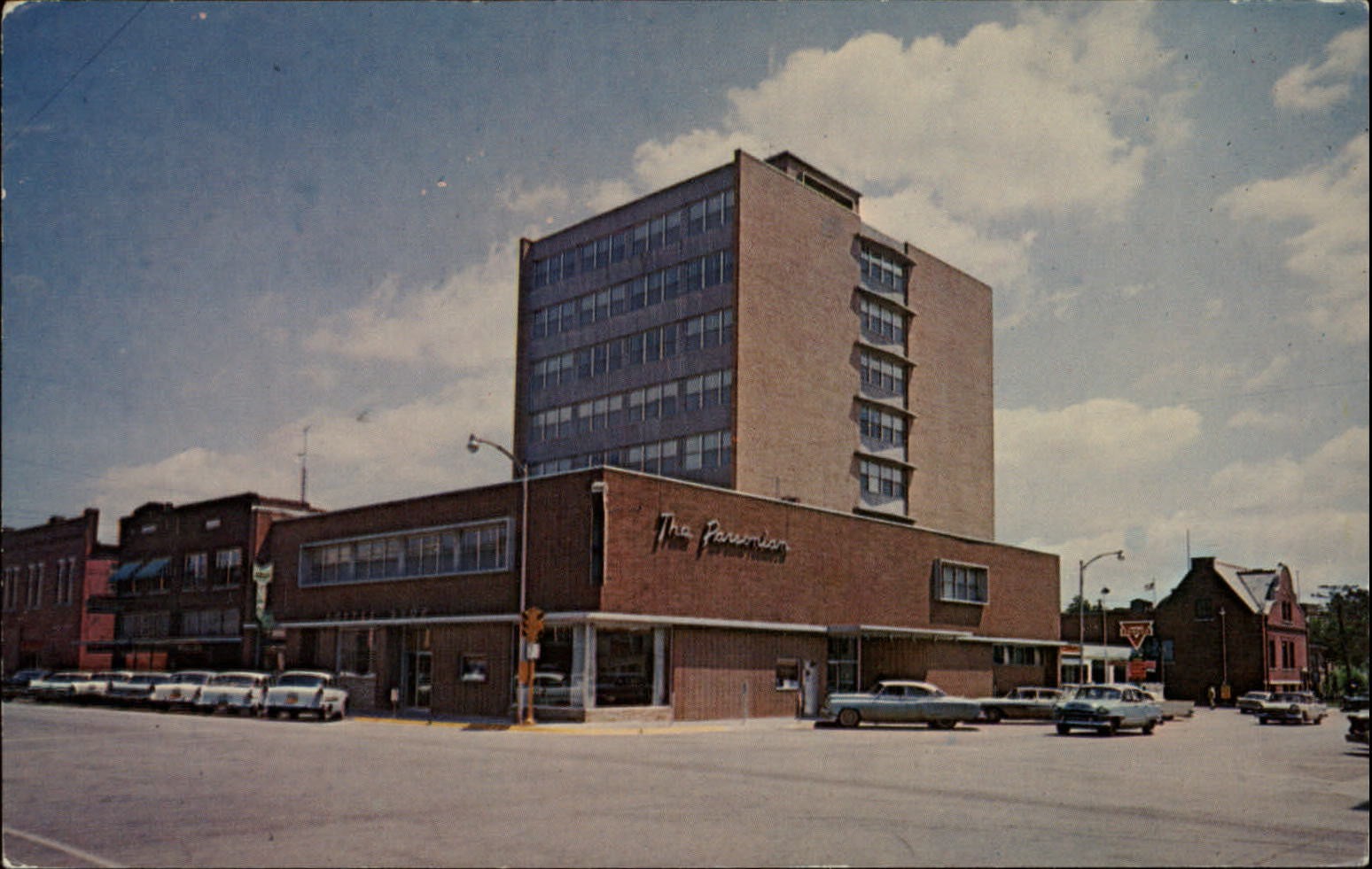 Parsonian Hotel ~ Parsons Kansas ~ 1950s cars ~ gas station ~ triangle sign