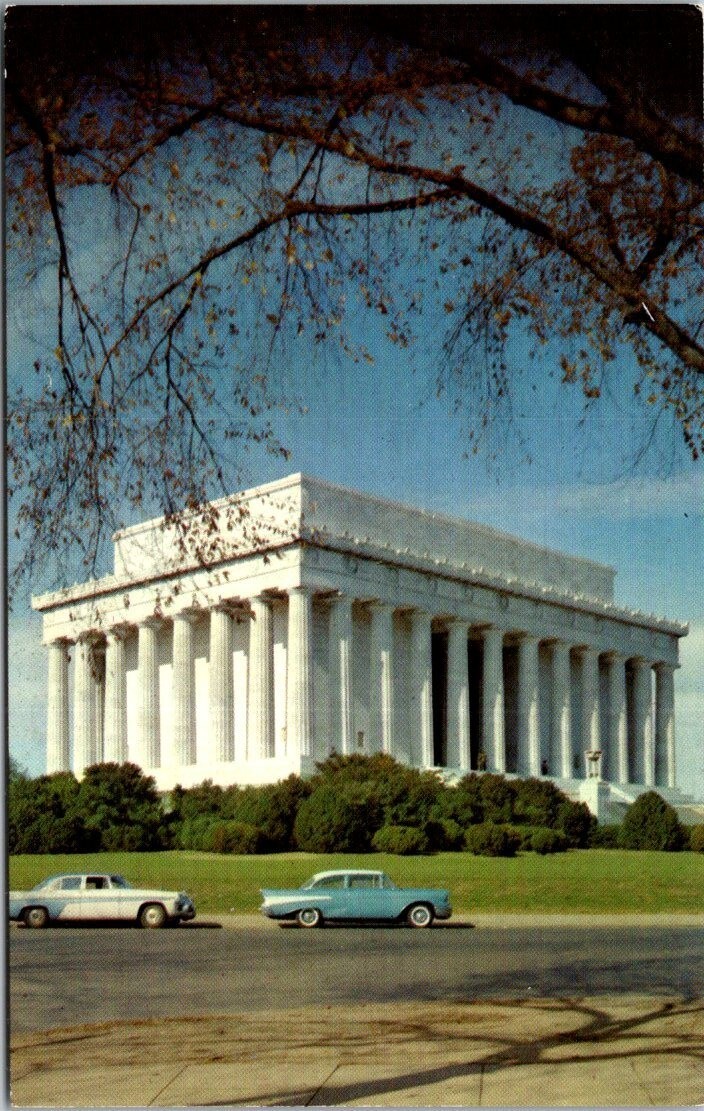 Postcard Lincoln Memorial Washington DC Classic Cars Vintage Chrome Unposted A82
