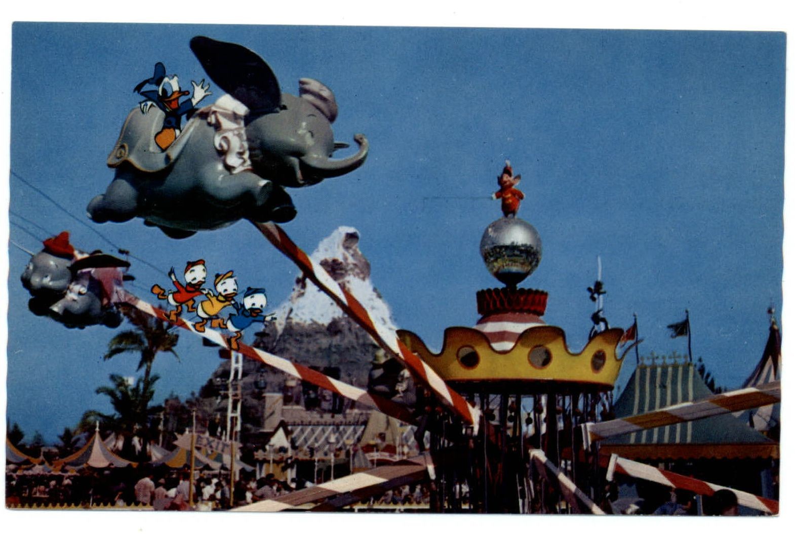 Disneyland California Magic Kingdom Fantasyland amusement ride unused postcard