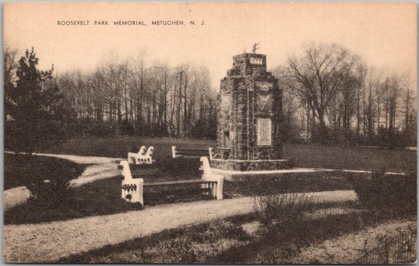 METUCHEN, New Jersey Postcard “ROOSEVELT PARK MEMORIAL” Mayrose c1940s Unused