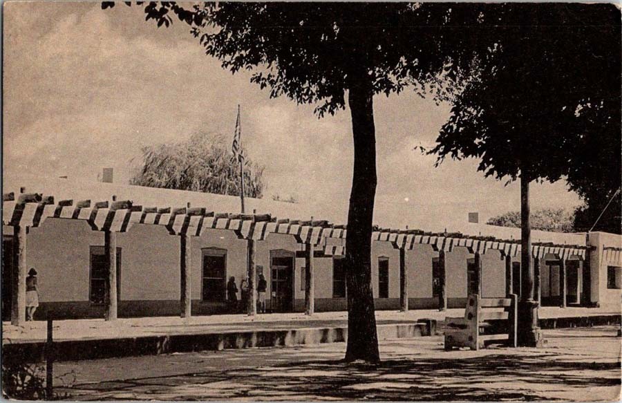 Santa Fe NM postcard PALACE OF THE GOVERNORS MUSEUM OF NEW MEXICO j/13 AW2502