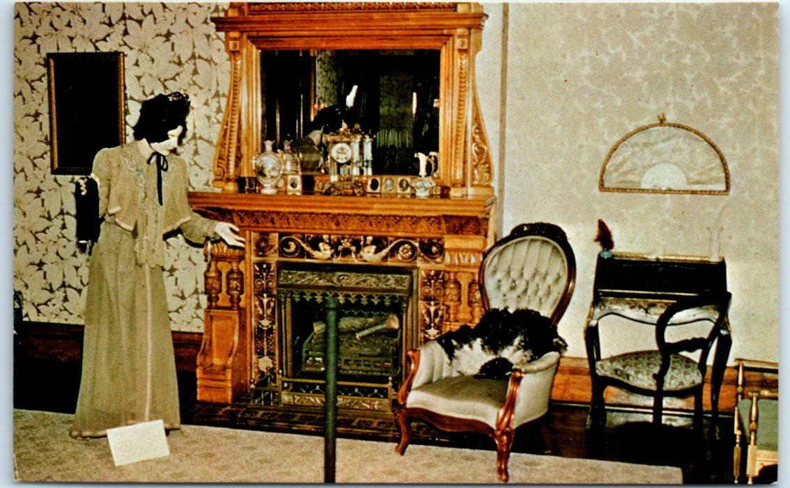 Postcard – The Leavenworth Historical Parlor – Kansas