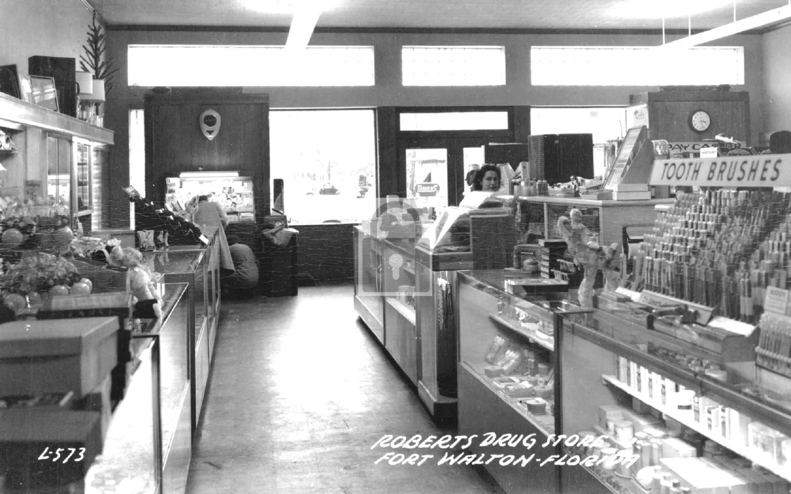 Interior View Roberts Drug Store Fort Walton Florida FL – Reprint