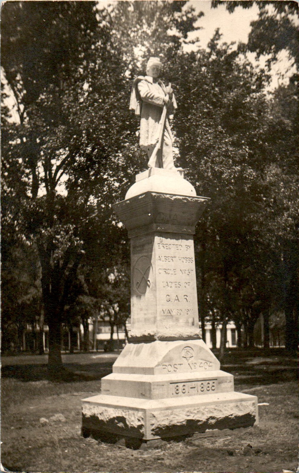 Albert Hobbs G. A. R. Post 404 Civil War Memorial, Pella, Iowa IA RPPC 1911