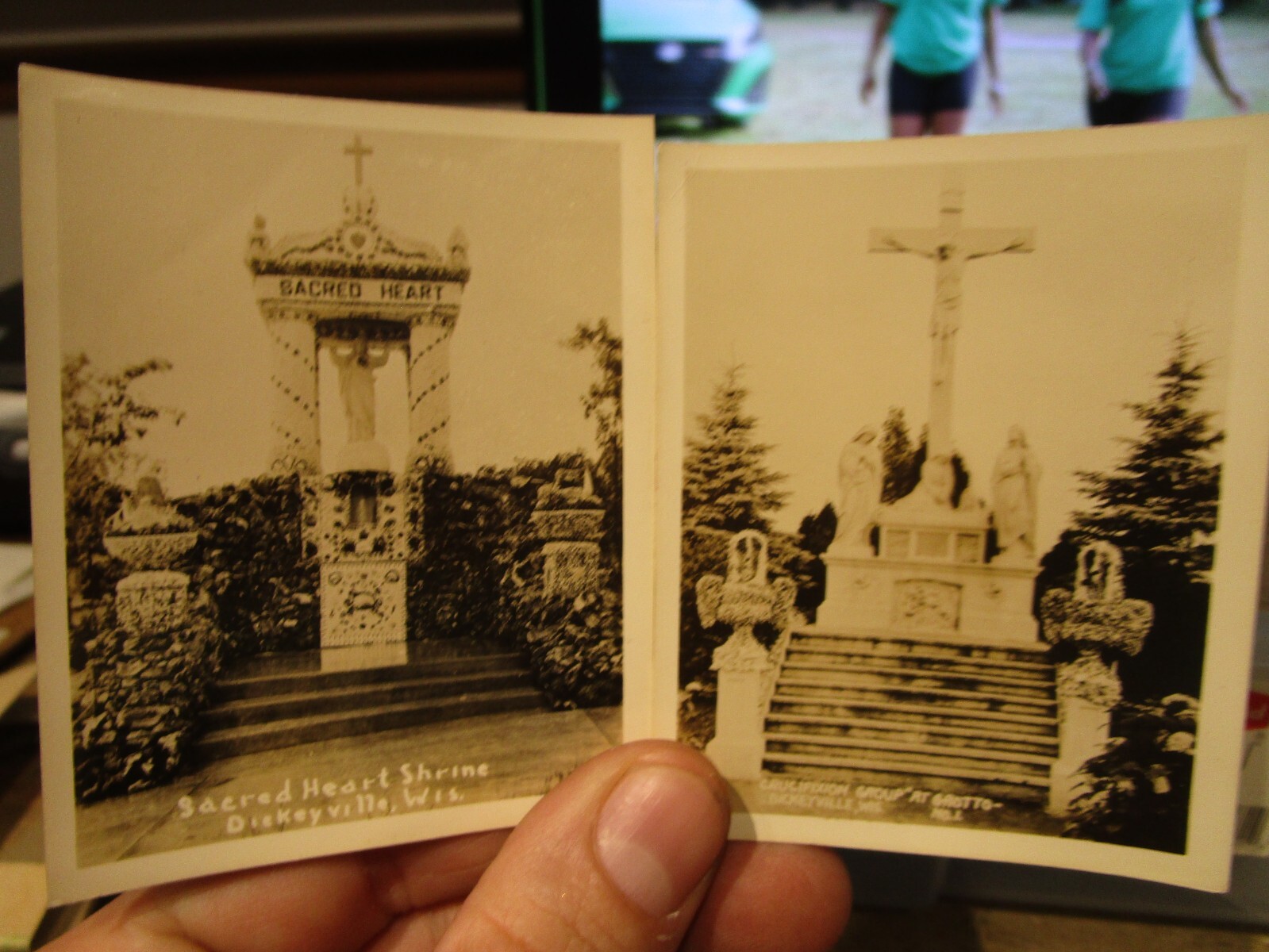 SOUVENIR VIEWS POSTCARD FOLDER Dickeyville Wisconsin Grotto Catholic Virgin Mary