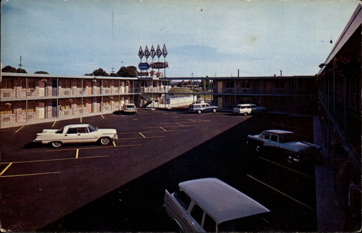 Vancouver Washington Riviera Motel 1950-60s cars mailed 1962 to E Sites postcard