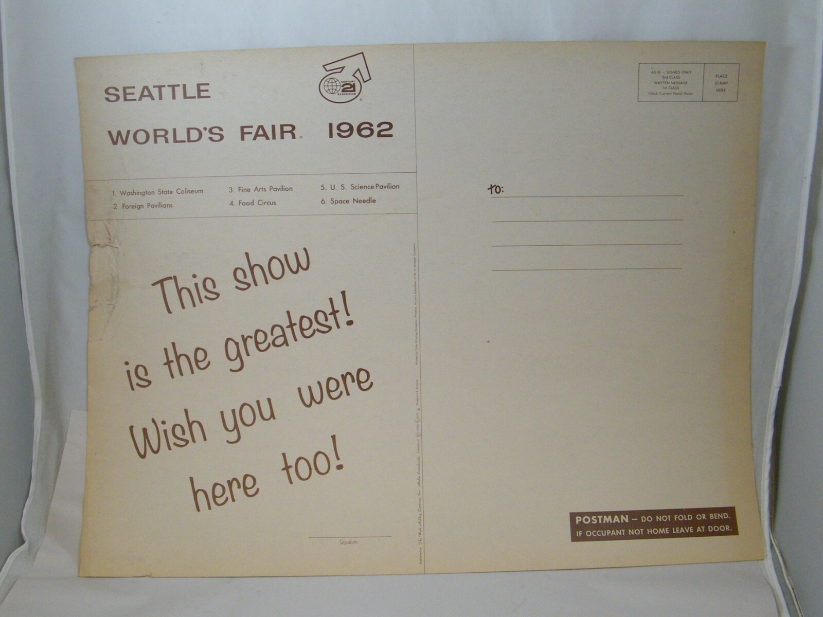1962 SEATTLE WORLD FAIR WORLD LARGEST PICTURE KARD POSTCARD 22″ X 28″ SMALL TEAR