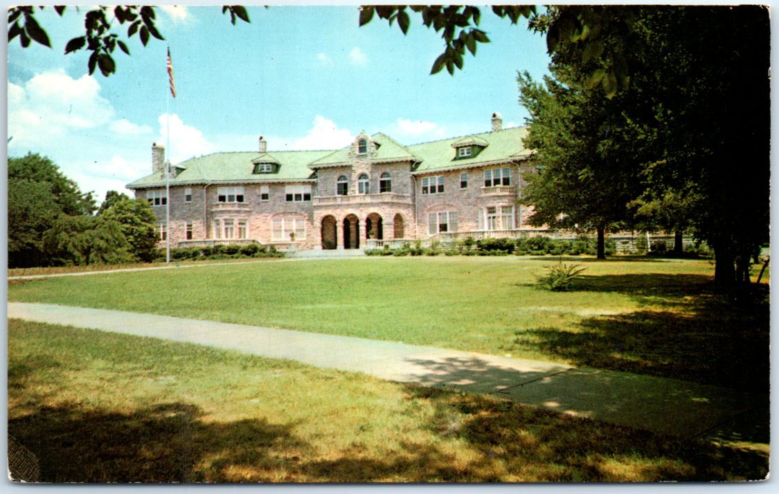Postcard – Pink Palace, Chickasaw Gardens – Memphis, Tennessee