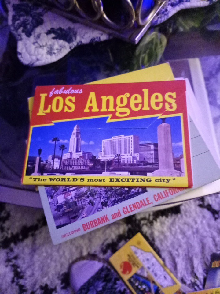 VINTAGE SOUVENIR POSTCARD FOLDER LOT OF 32