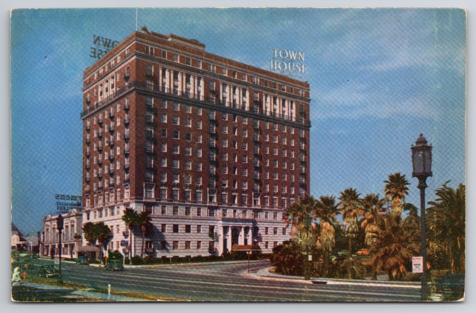 Town House Hotel Los Angeles CA Wilshire Blvd Lafayette Park Postcard