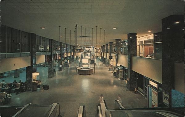 Chicago, Illinois IL Greyhound Bus Terminal Chrome Original Vintage Postcard