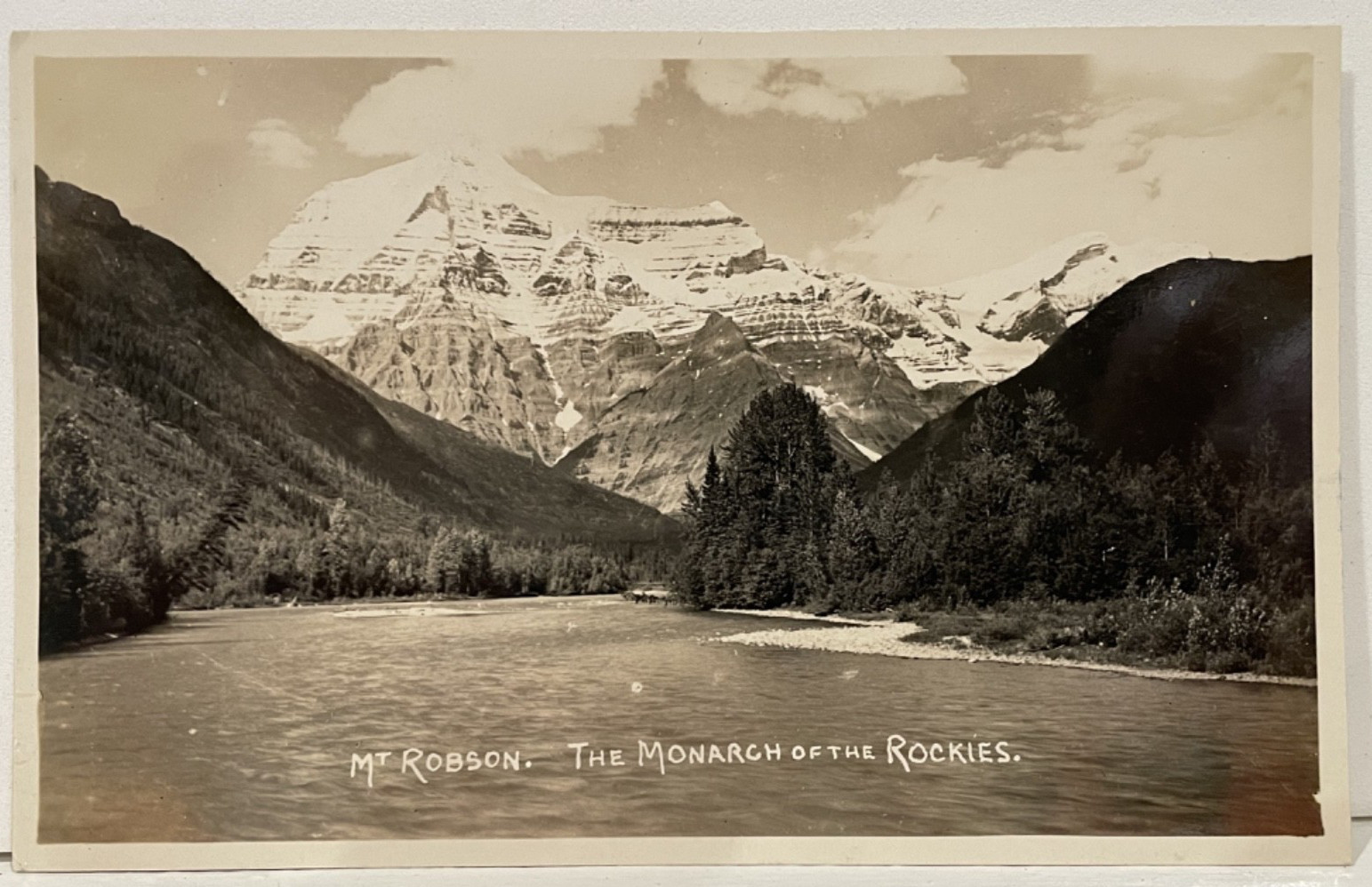RPPC Mt Robson. Jasper National Park Canadian National Railway 1900 UDB