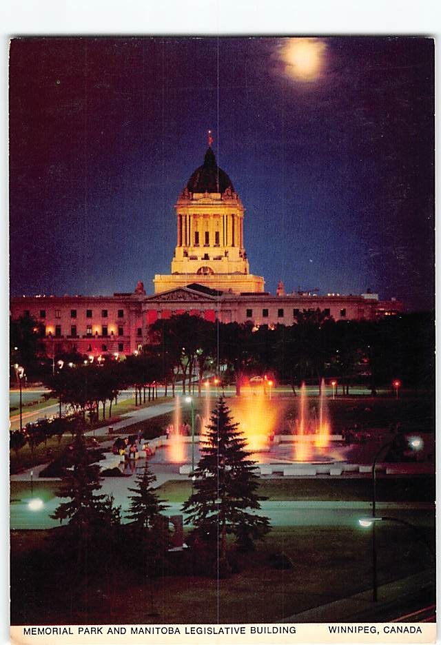Postcard Manitoba Legislative Building & Memorial Park Winnipeg Canada