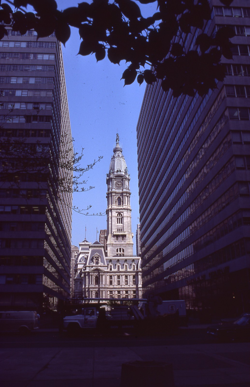 1977 Cool Shot Of Philadelphia City Hall Pennsylvania 35mm Slide
