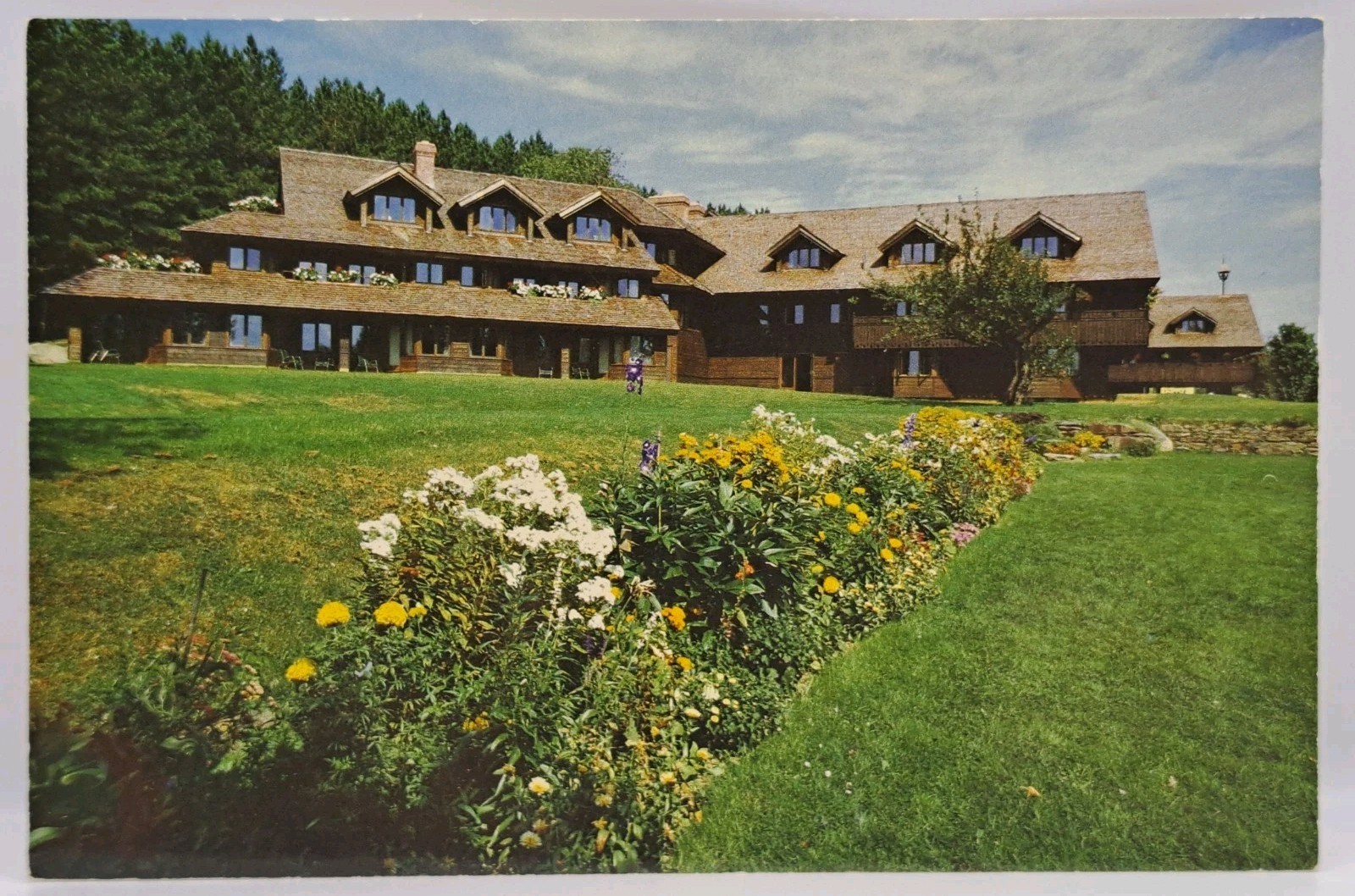 Trapp Family Lodge, Stowe Vermont Vintage Postcard Unposted 3e2
